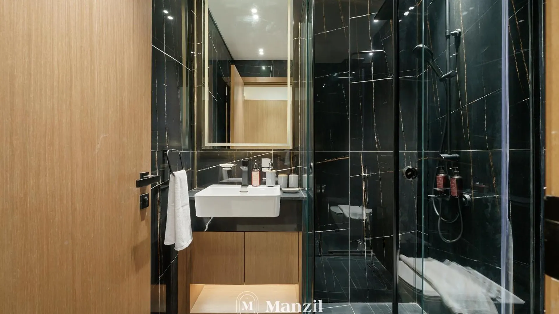 Modern 2Br Apartment With Balcony In Jvc Near Dubai Sports City 아랍에미리트